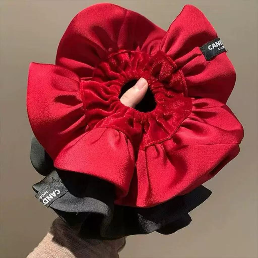 Hair Tie Velvet - ベルベットのオーバーサイズシュシュ - ローバン用の高級ヘアタイ、ミニマリストレトロスタイル（赤と黒）、ハロウィンヘアアクセサリー