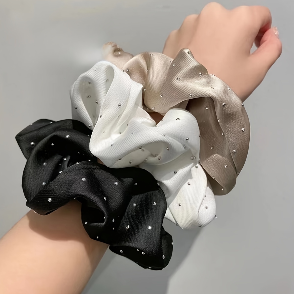 Hair Tie Velvet - 1/3 個のラインストーン装飾付きサテンシュシュ - ポニーテールやヘアアクセサリー用の柔らかく快適なヘアゴム