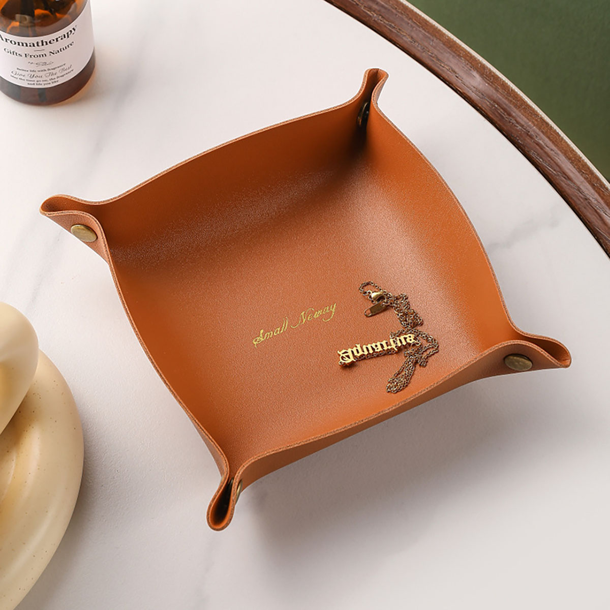 北欧スタイルの革収納トレイデスクトップオーガナイザーキージュ - Women Accessories Organizer のレビューと価格