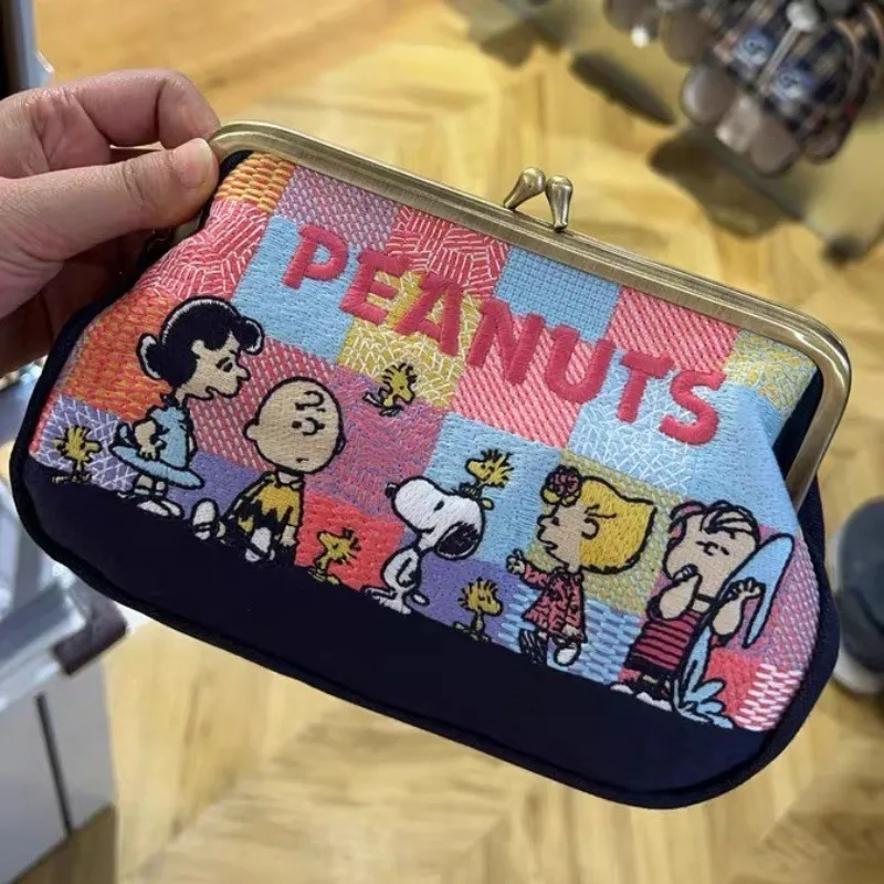 スヌーピーのかわいい漫画刺繍キスロックバッグ大容量化粧ポーチ - Women Accessories Organizer のレビューと価格