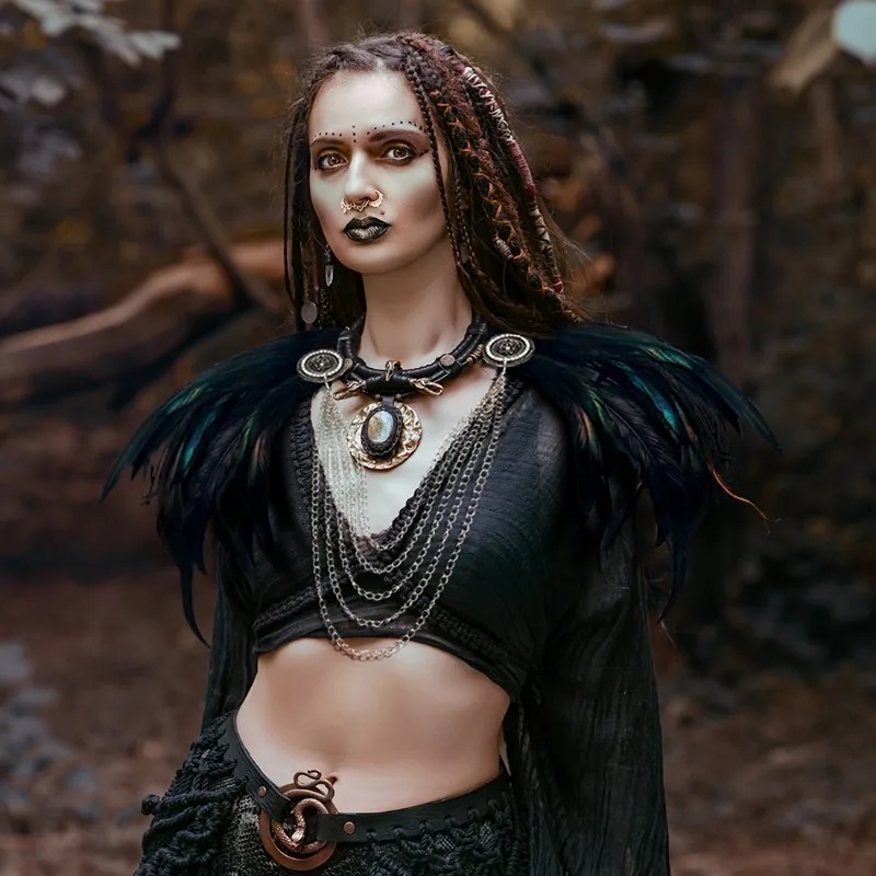 1 個バイキングスタイルフェザーケープショール - 中世コス - Women'S Viking Accessories のレビューと価格