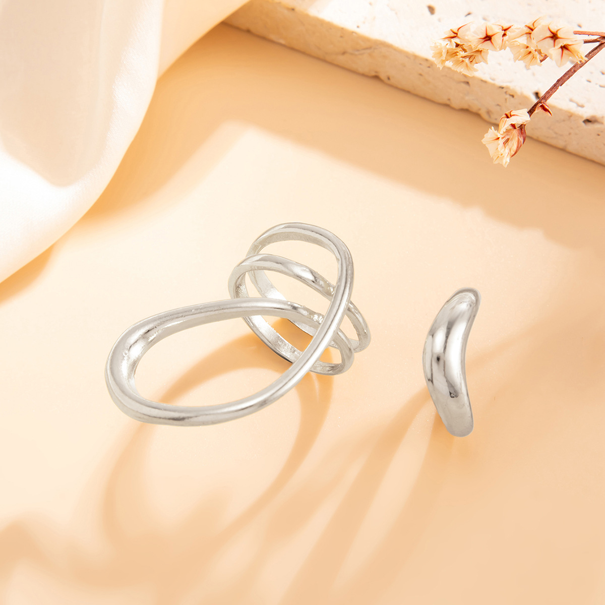 ゴールドミニマリスト不規則トゥリング女性用抽象スムースラップ - Wrap Ring Gold のレビューと価格