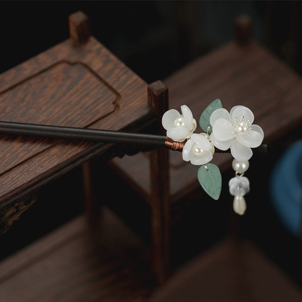 レトロな花のヘアピンパール白檀 Tassek ヘアスティック - Pearl Hair Pin のレビューと価格